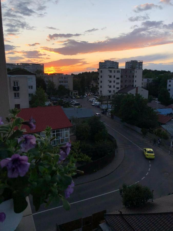 Cozy Apartment - Near Airport And Palas Mall Iasi Exterior foto